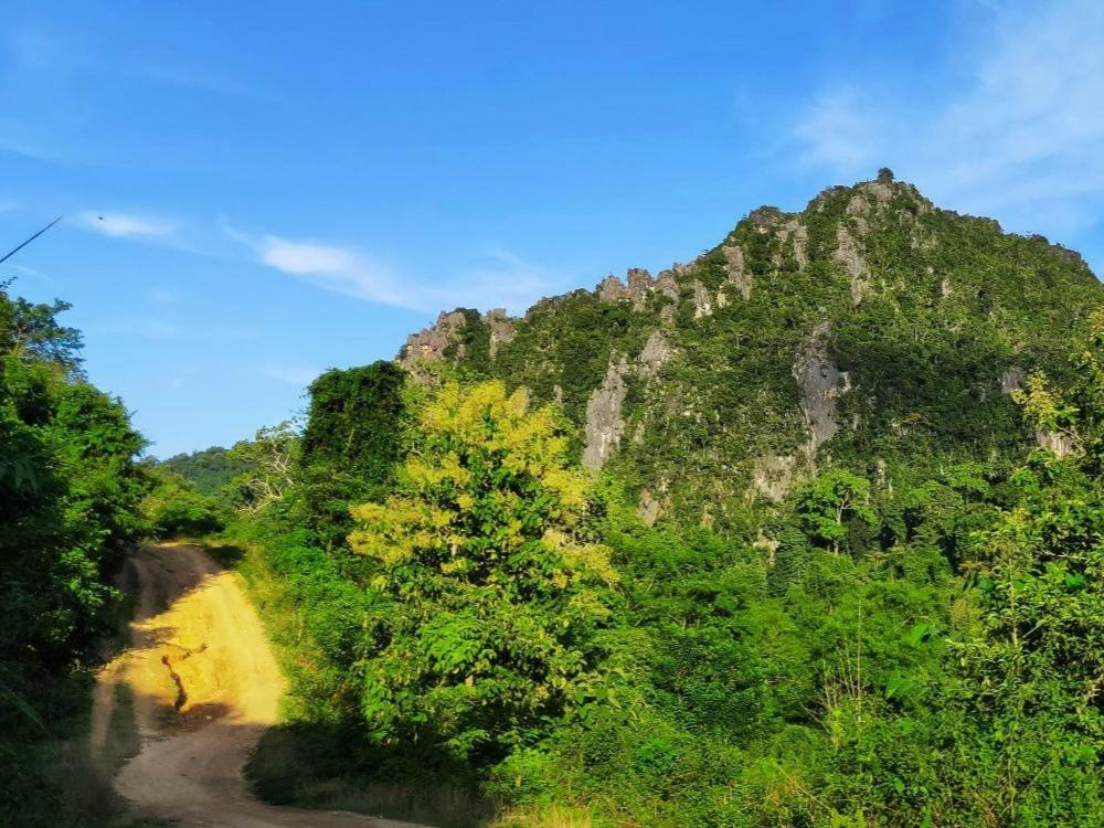 Sunset Bungalows & Gh Muang Ngoi Buitenkant foto